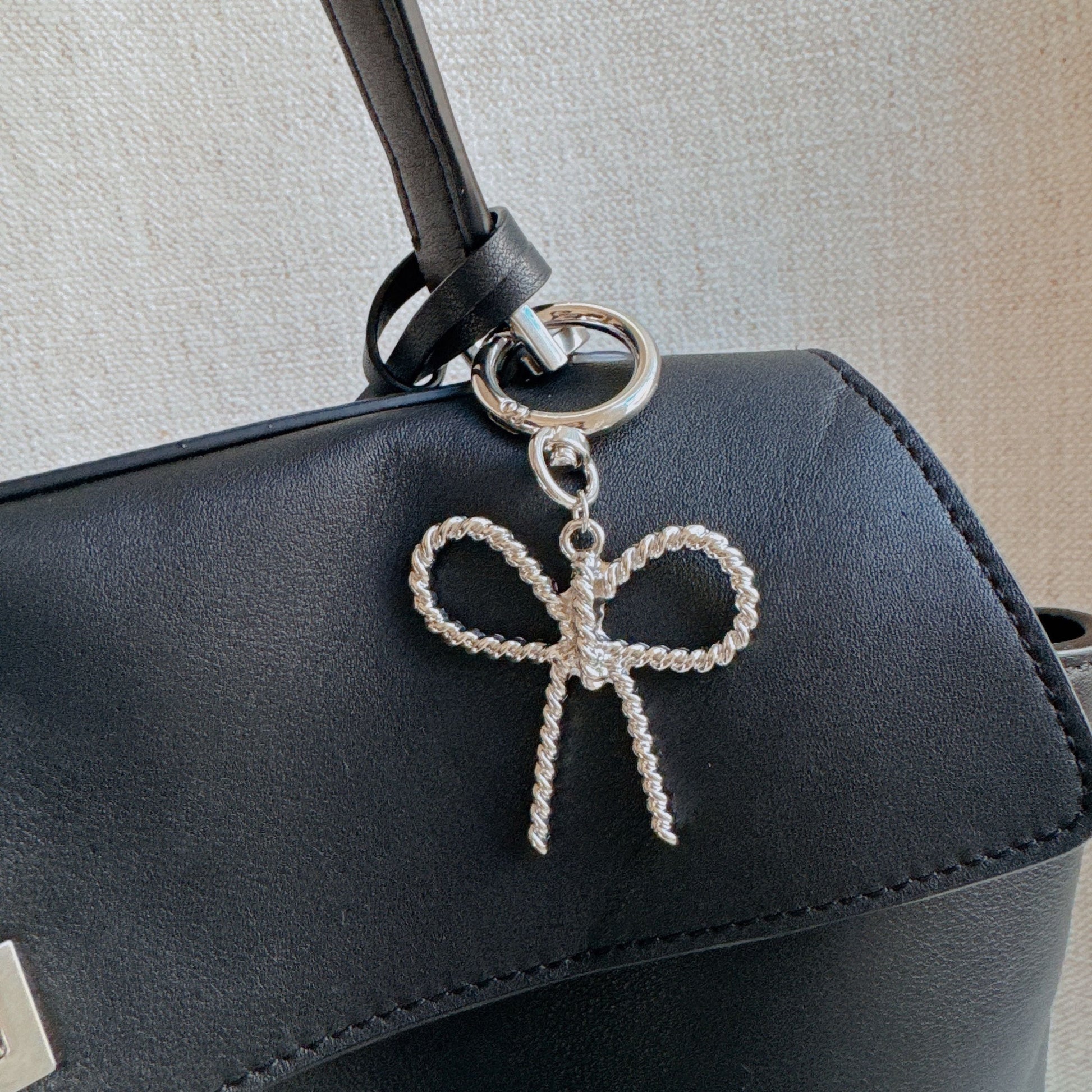 Cabled Bow Bag Charm-1